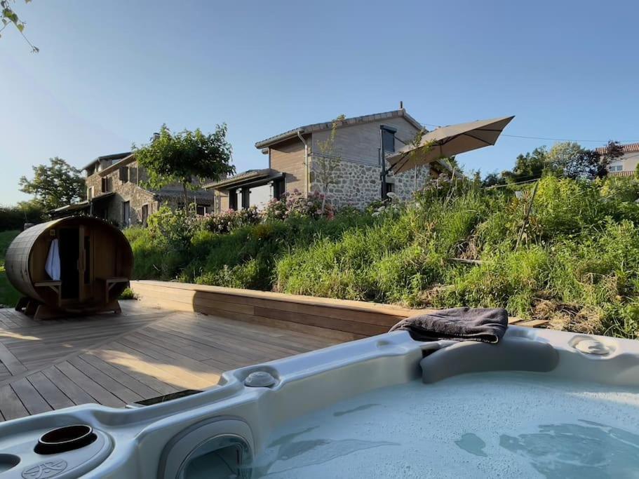 Gite De Charme 5 Etoiles Pour Couple Avec Sauna Et Jacuzzi Exterieurs Privatifs Peaugres Exteriér fotografie