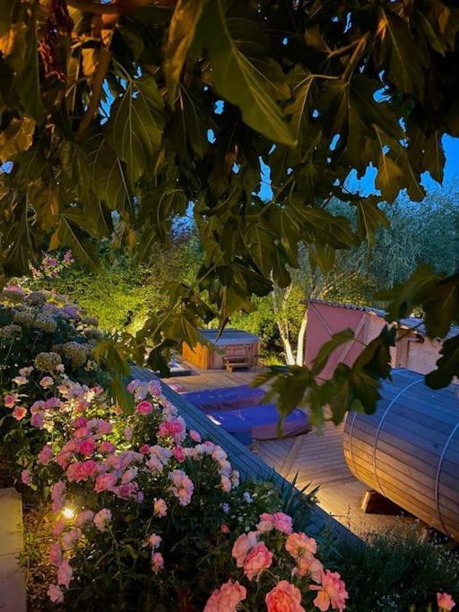Gite De Charme 5 Etoiles Pour Couple Avec Sauna Et Jacuzzi Exterieurs Privatifs Peaugres Exteriér fotografie