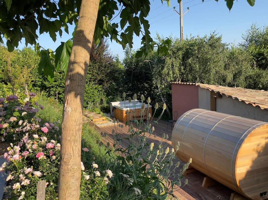 Gite De Charme 5 Etoiles Pour Couple Avec Sauna Et Jacuzzi Exterieurs Privatifs Peaugres Exteriér fotografie
